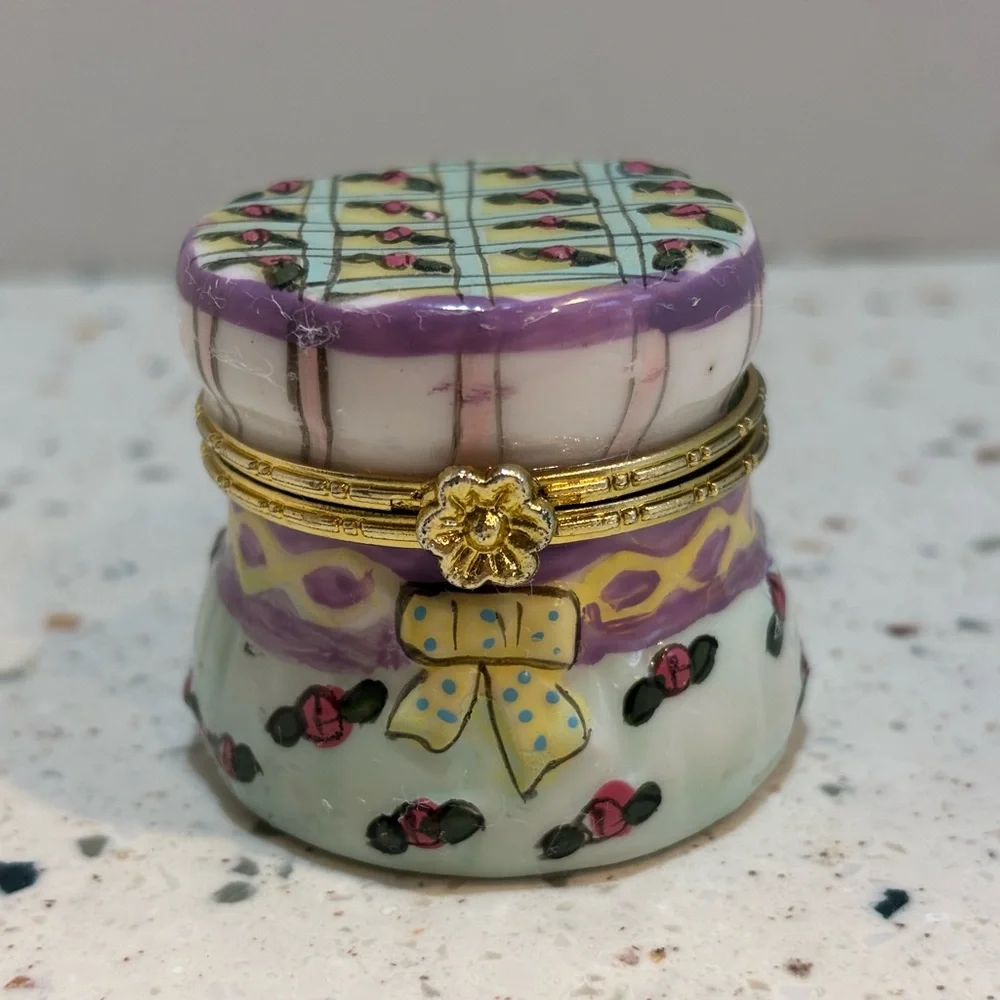 Decorative Porcelain Trinket‎ Jewelry Ring Box with Floral Design